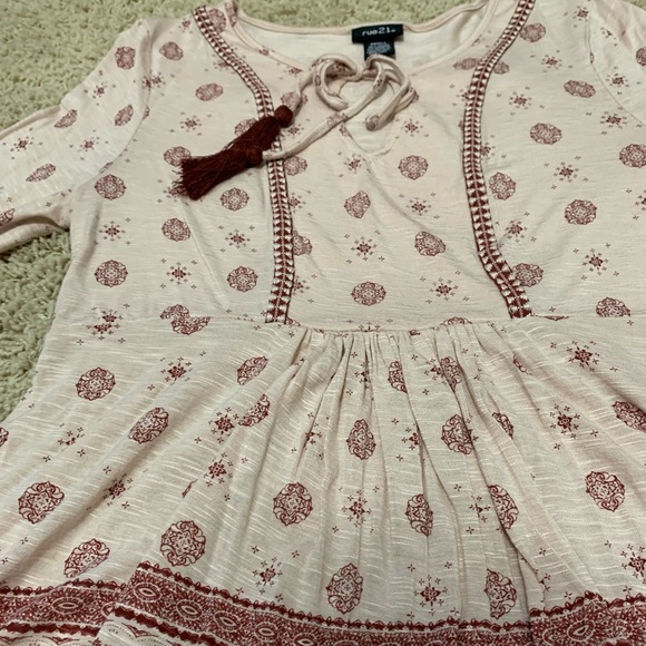 Rue 21 long sleeve ruffle top - Picture 3 of 4